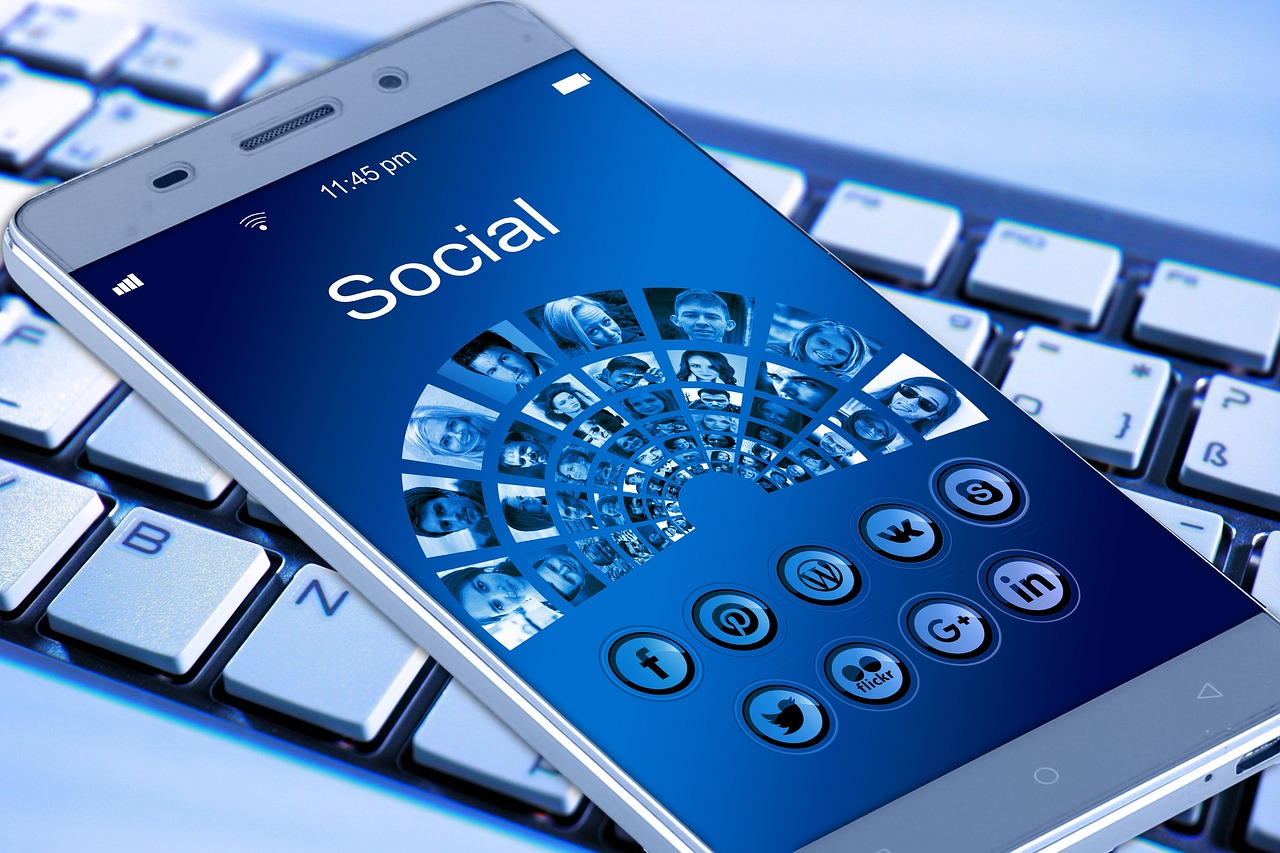 Wirtualna detoksykacja: jak ograniczyć negatywny wpływ mediów społecznościowych na swoje życie?