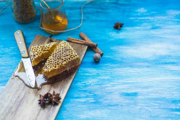 Zdrowotne właściwości naturalnych produktów pszczelarskich. Przykład nektaru z drzewa lipowego
